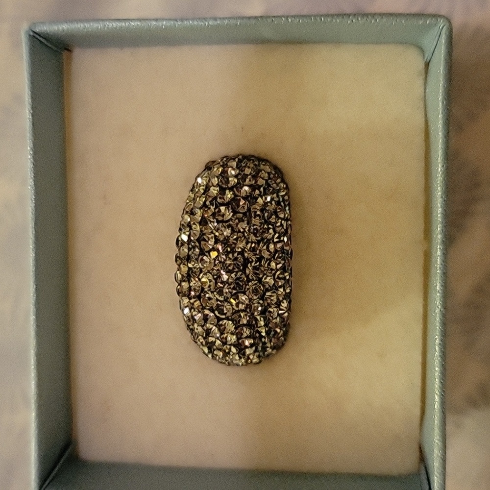 Touchstone crystal ring